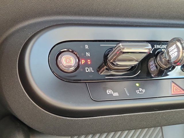 Used 2025 MINI Cooper 2-Door Hardtop image 29