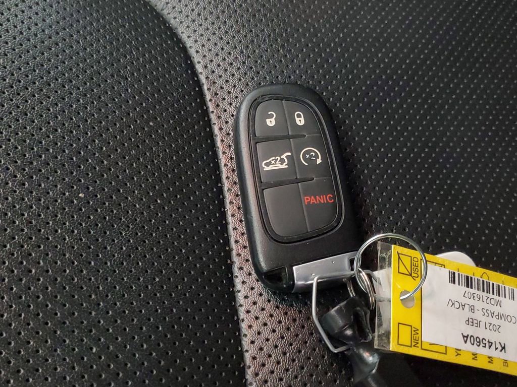 Used 2021 Jeep Cherokee Latitude Lux w/ Sun & Sound Group image 26