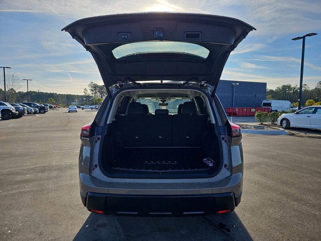 New 2026 Nissan Rogue SV AWD/4WD image 15