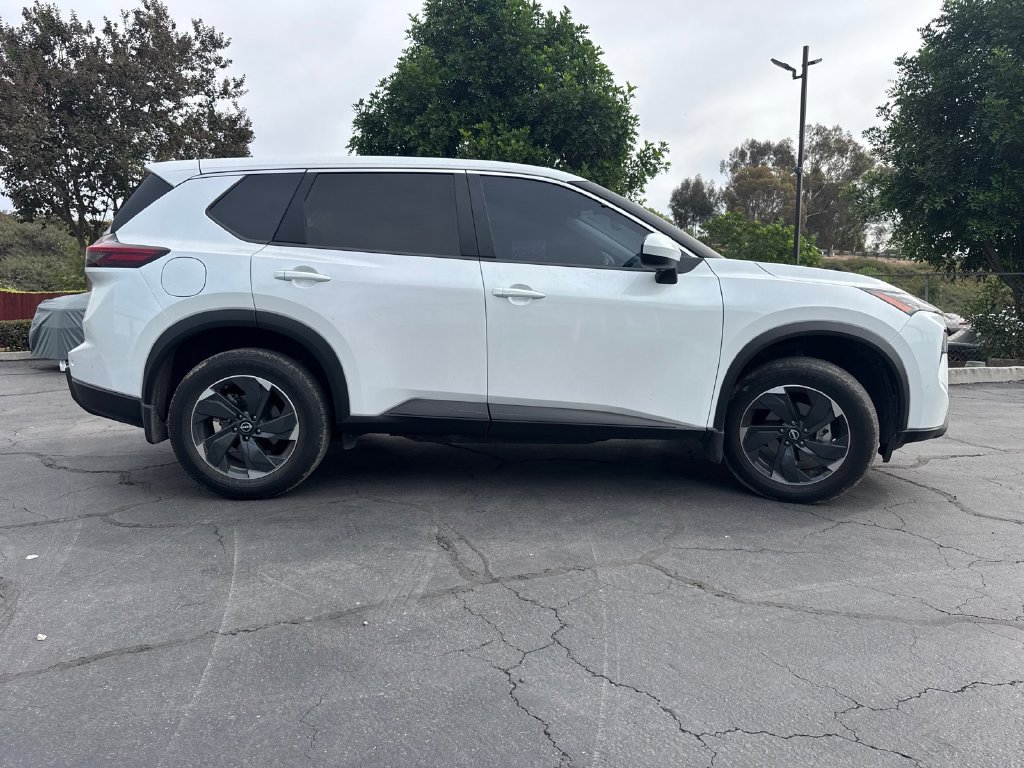 Used 2025 Nissan Rogue SV FWD image 6