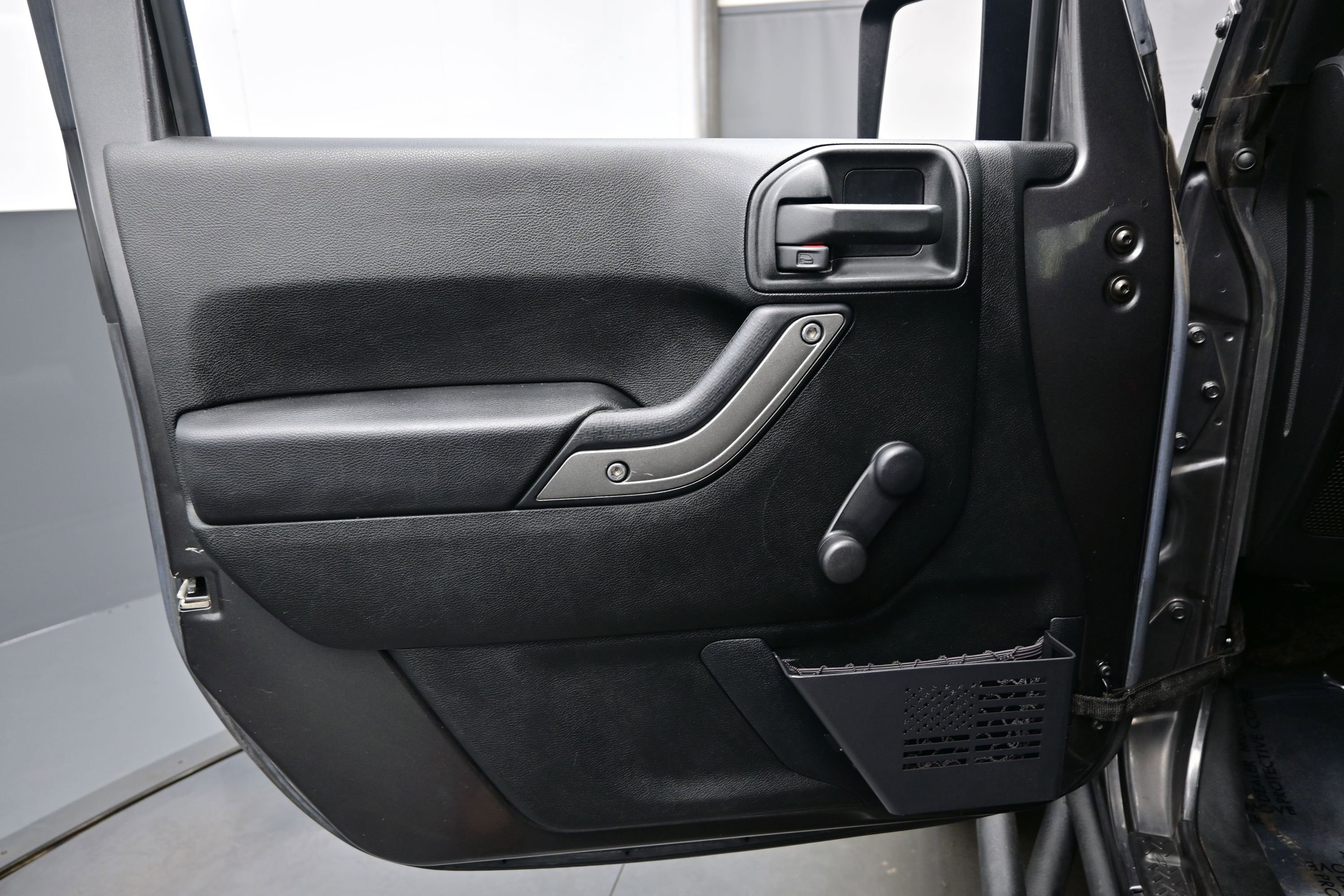 Used 2016 Jeep Wrangler Unlimited Sport AWD/4WD image 9