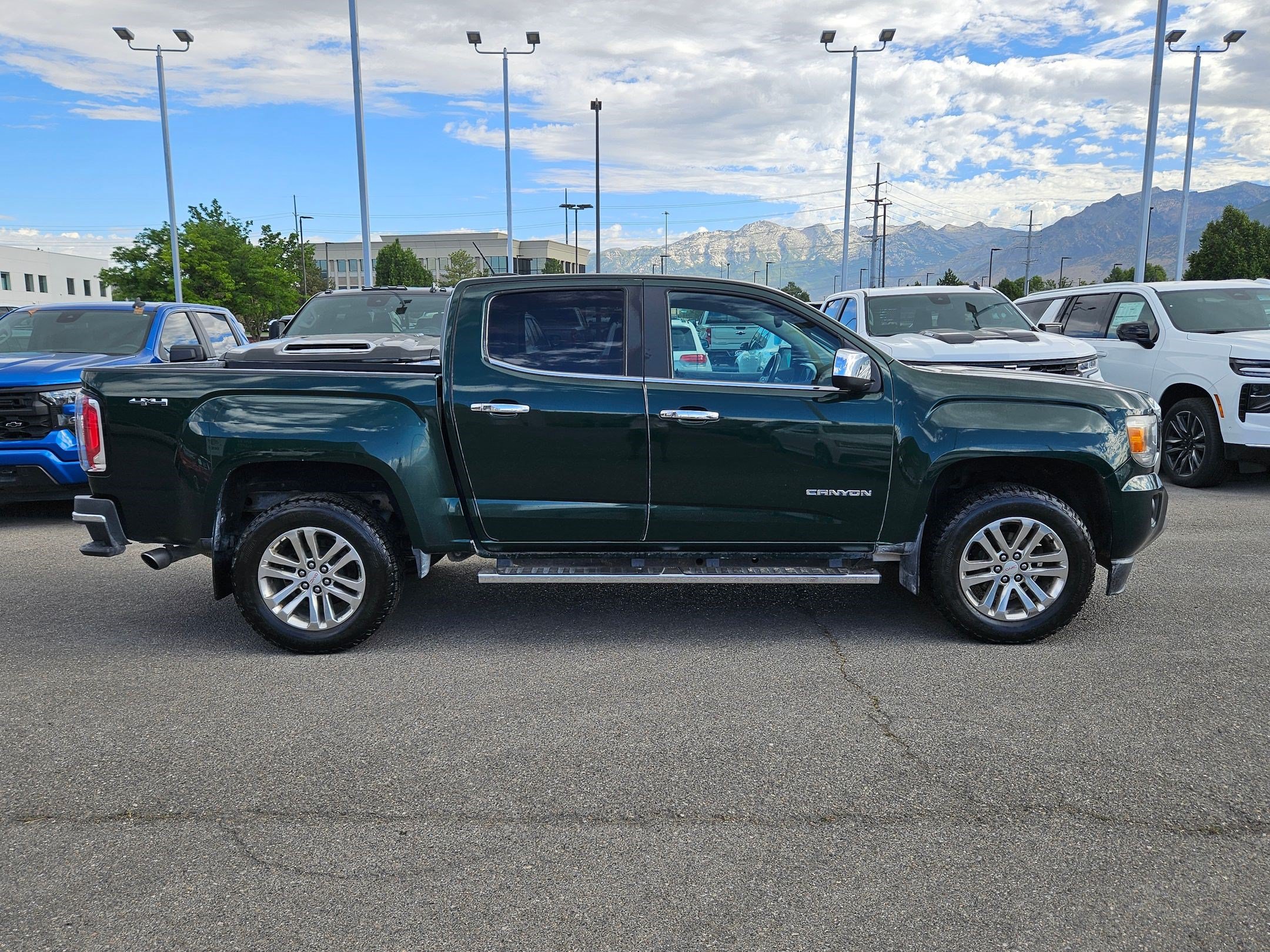 Used 2015 GMC Canyon SLT w/ Driver Alert Package AWD/4WD image 2