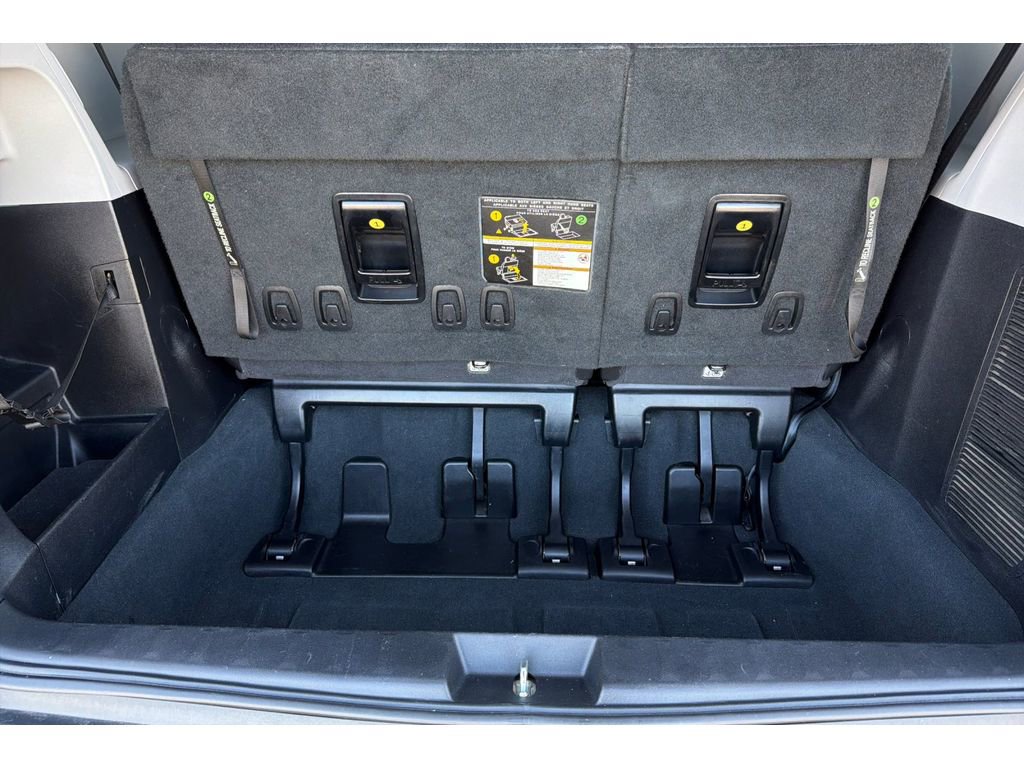 Used 2020 Toyota Sienna SE w/ SE Preferred Package image 18