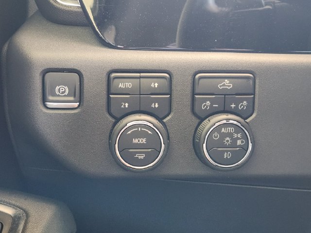 Used 2024 Chevrolet Silverado 1500 LT Trail Boss w/ Convenience Package II AWD/4WD image 24