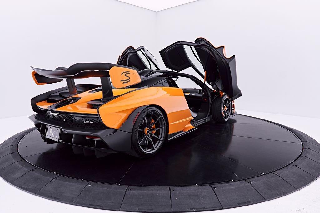Used 2019 McLaren Senna RWD image 23