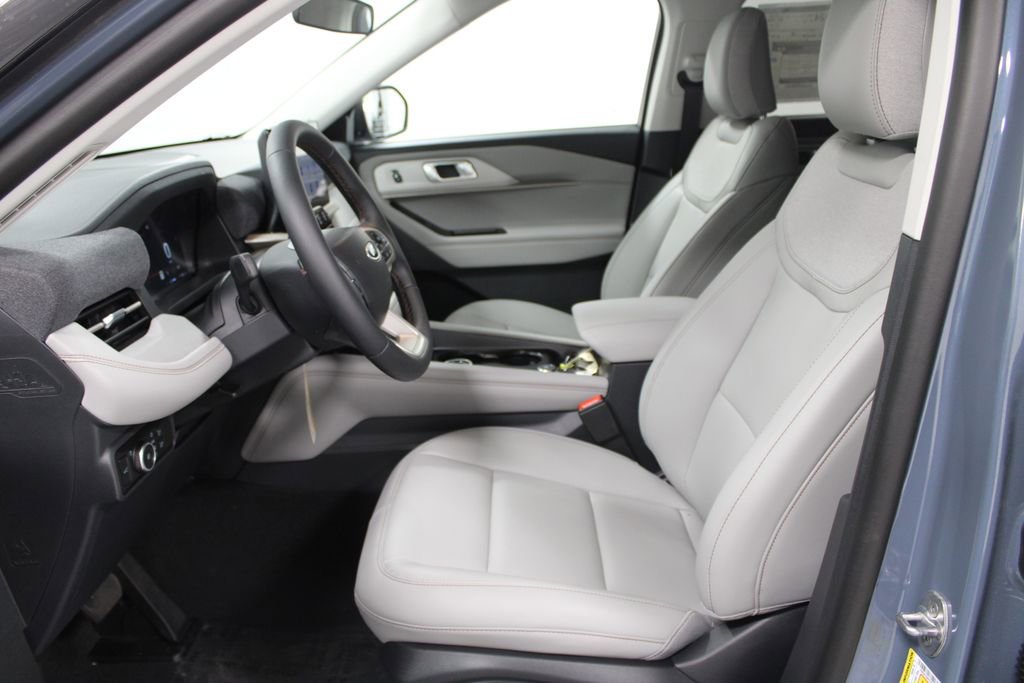 New 2026 Ford Explorer Active RWD image 21