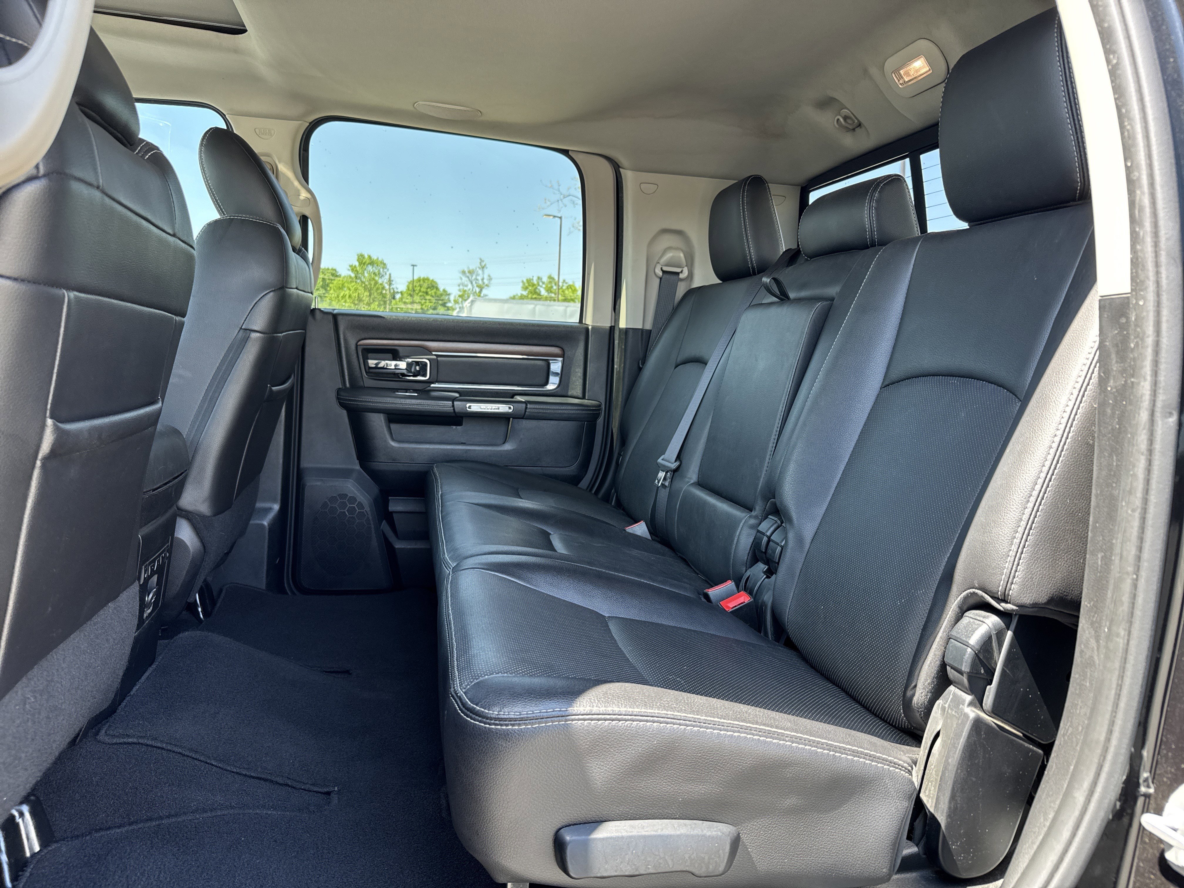 Used 2016 RAM 2500 Laramie w/ Convenience Group AWD/4WD image 29