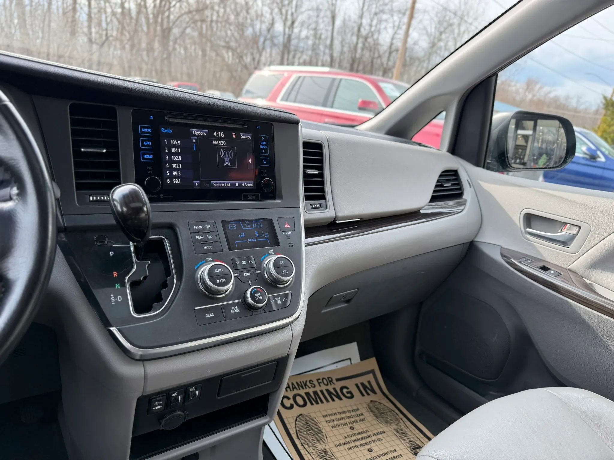 Used 2015 Toyota Sienna XLE w/ XLE Navigation Package AWD/4WD image 10