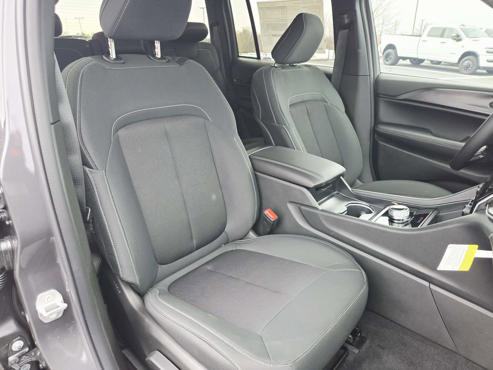 New 2026 Jeep Grand Cherokee Laredo X image 16