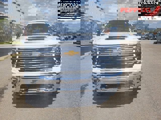 Used 2024 Chevrolet Silverado 2500 LTZ w/ LTZ Convenience Package image 8