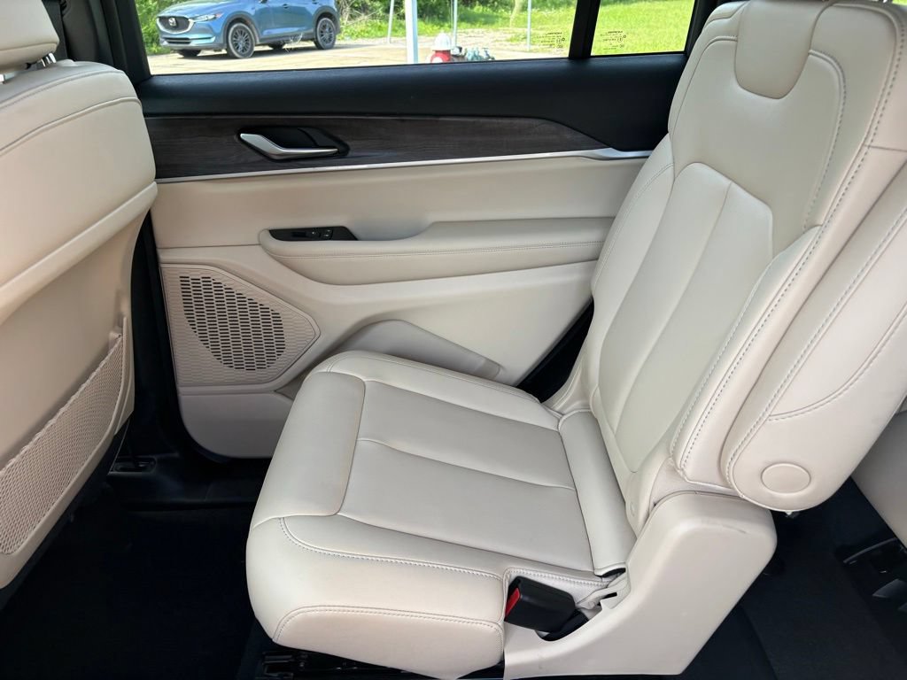 Used 2023 Jeep Grand Cherokee L Limited AWD/4WD image 47