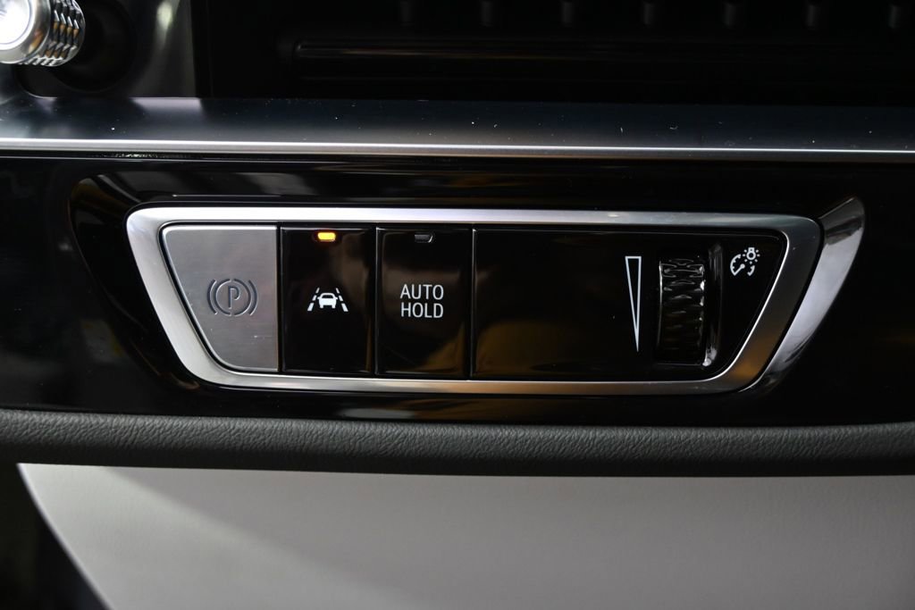 New 2025 Cadillac Lyriq Luxury AWD/4WD image 24