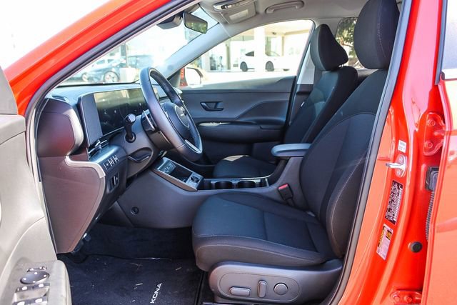 Used 2025 Hyundai Kona SEL image 22
