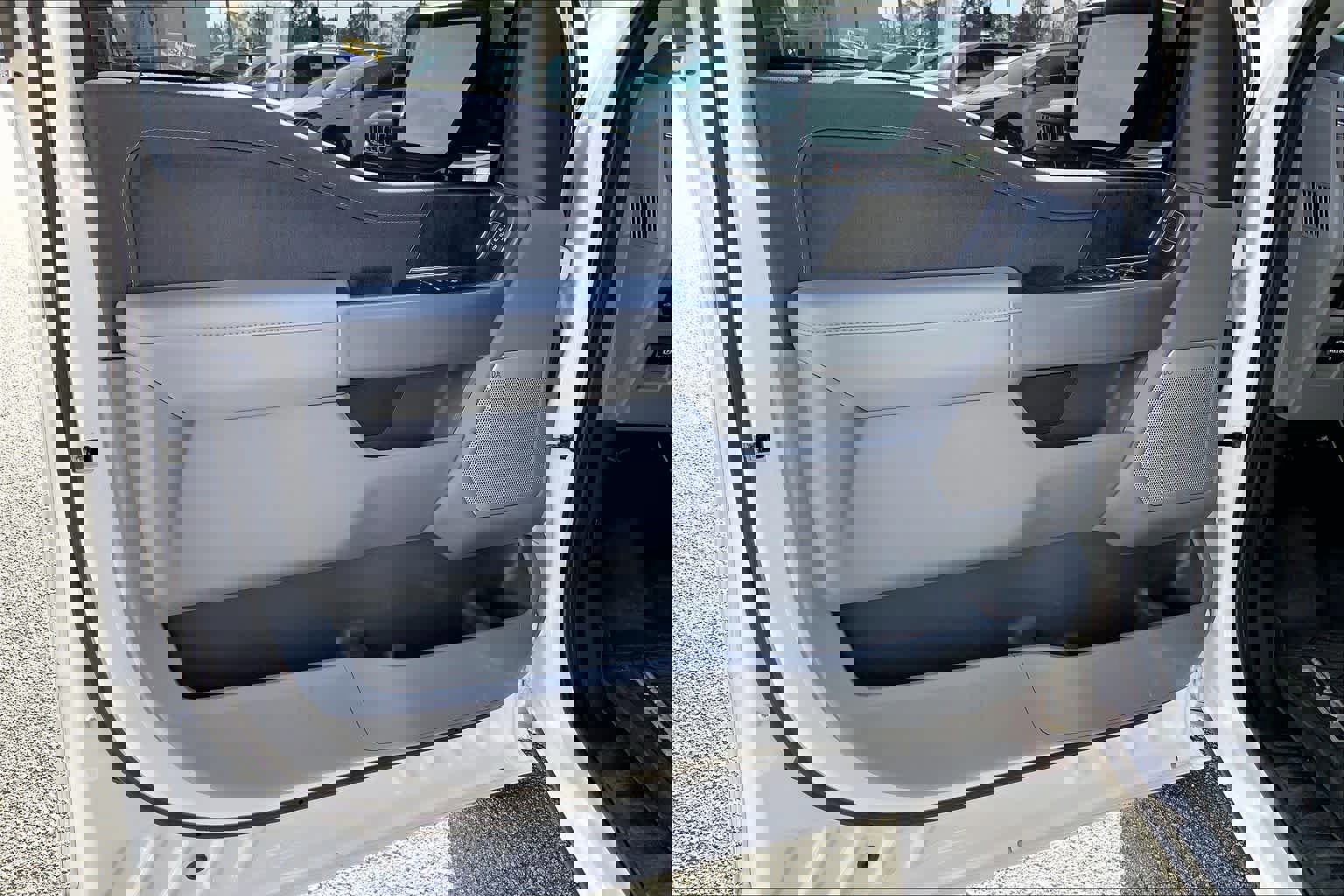 Used 2023 Ford F150 Lariat w/ Trailer Tow Package image 20