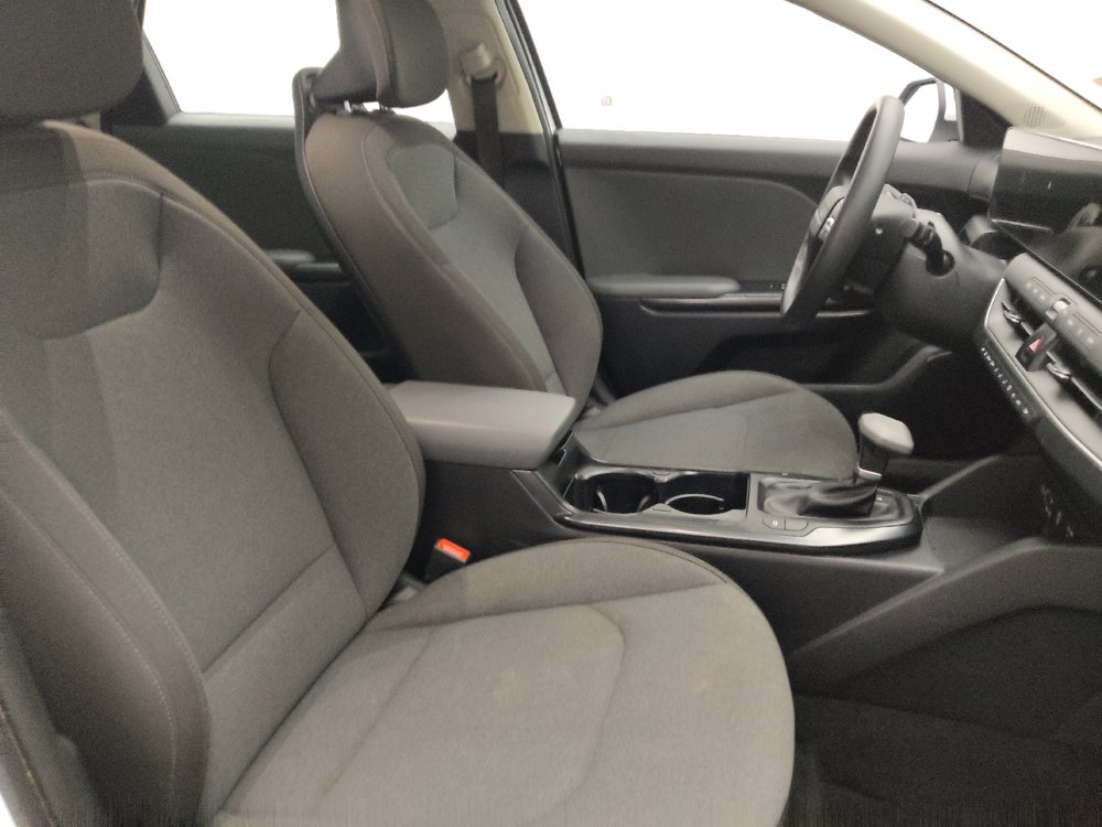Used 2025 Kia K4 FWD image 21