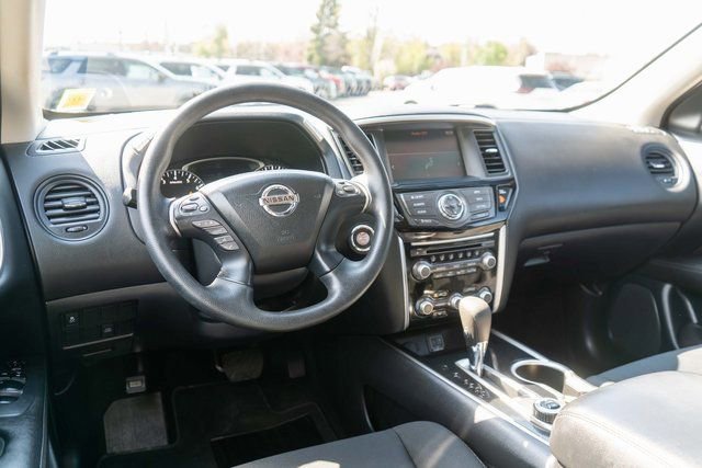 Used 2019 Nissan Pathfinder S AWD/4WD image 14