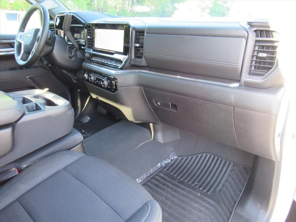 Used 2024 Chevrolet Silverado 1500 LT AWD/4WD image 11