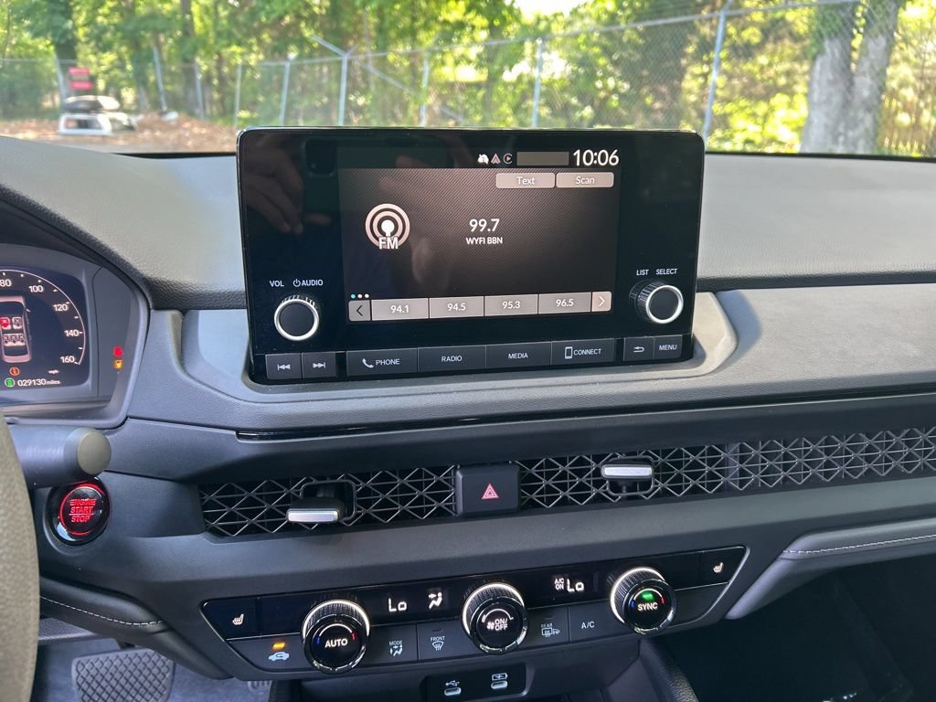 Used 2023 Honda Accord EX image 17