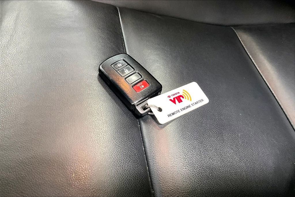 Used 2015 Toyota Highlander XLE image 13