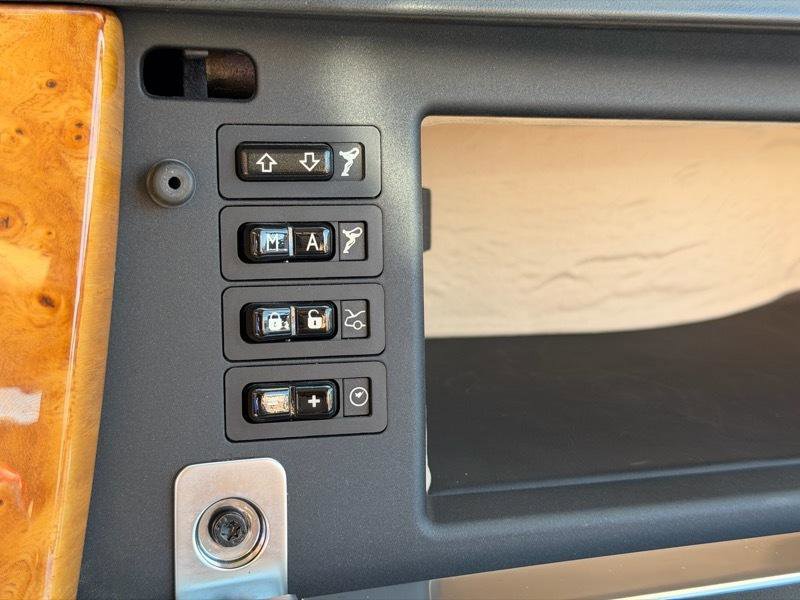 Used 2006 Rolls-Royce Phantom Sedan RWD image 72