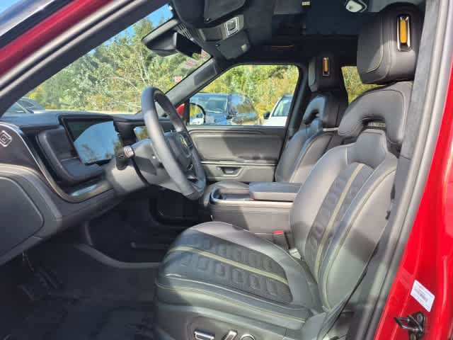 Used 2025 Rivian R1S Adventure Dual AWD/4WD image 15