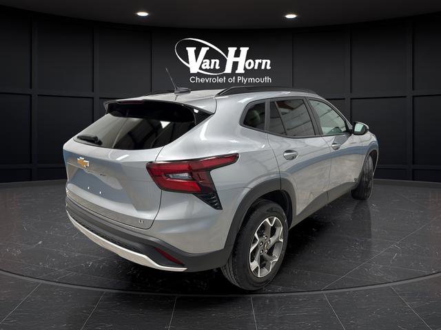Used 2025 Chevrolet Trax LT FWD image 3