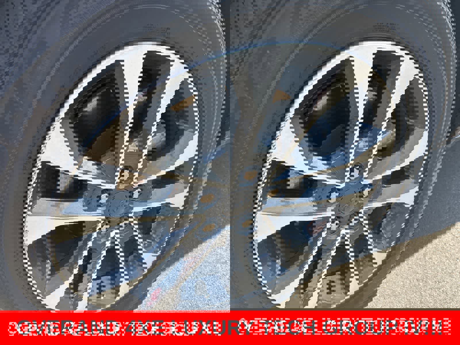 Used 2022 Jeep Grand Cherokee Overland w/ Luxury Tech Group IV image 15