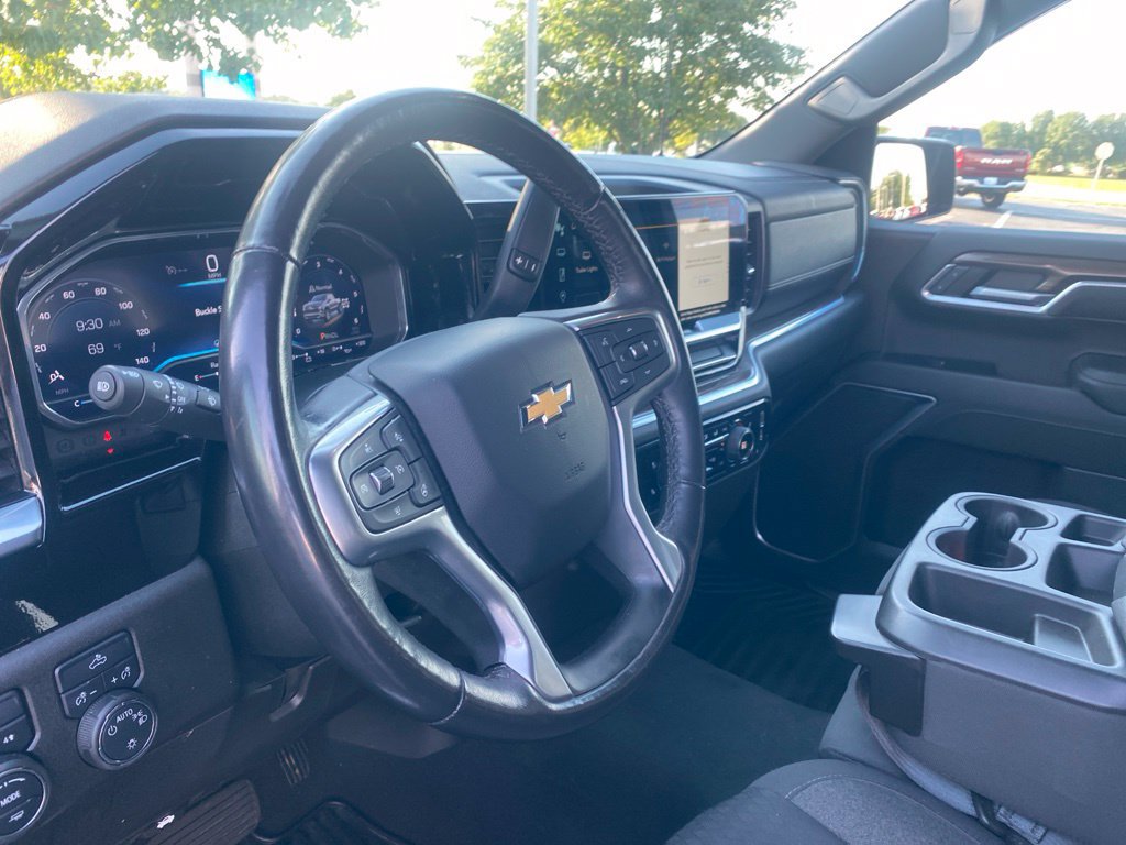 Used 2022 Chevrolet Silverado 1500 LT AWD/4WD image 20