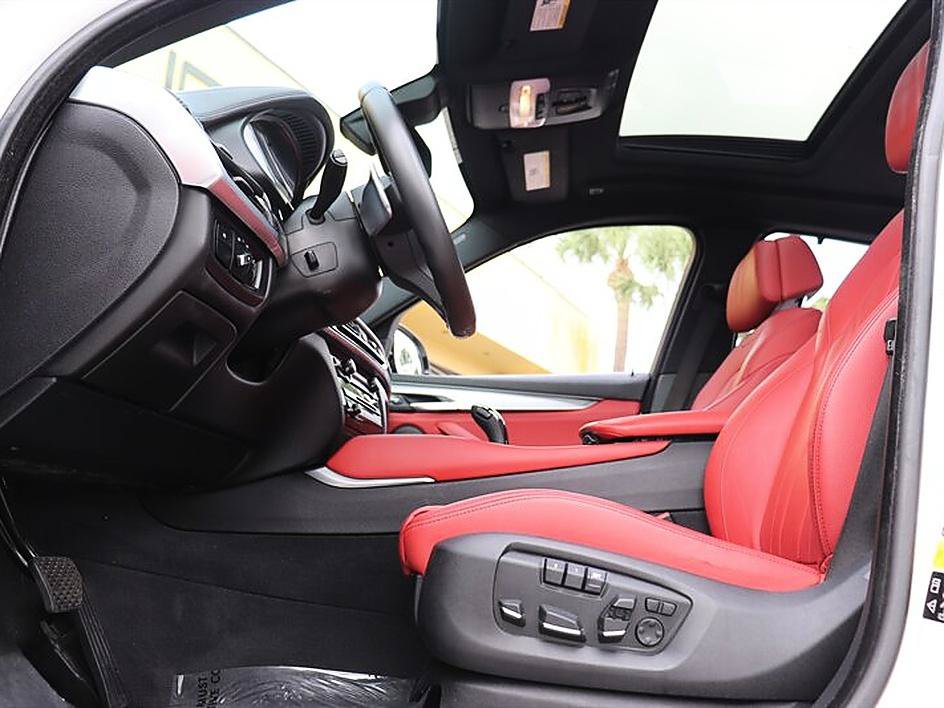 Used 2019 BMW X6 xDrive50i w/ M Sport Package AWD/4WD image 18