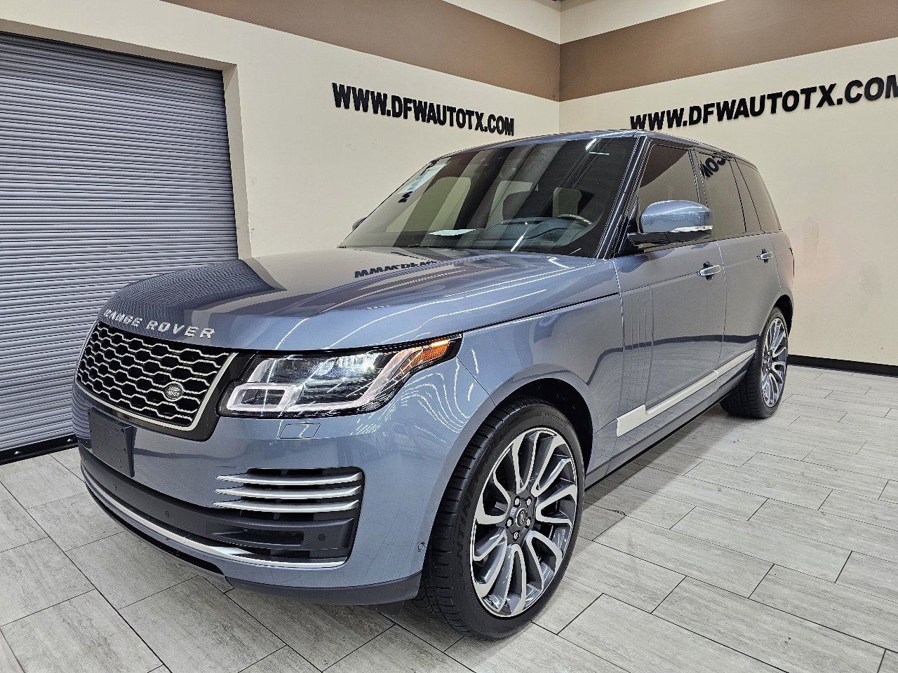 Used 2019 Land Rover Range Rover Autobiography image 2