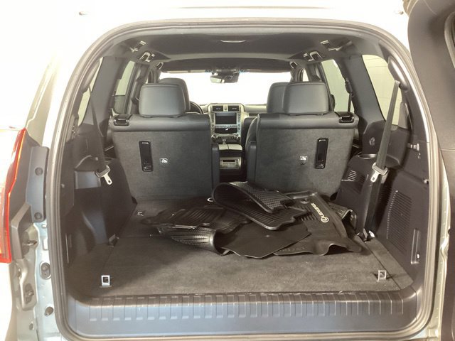 Used 2021 Lexus GX 460 Premium w/ Accessory Package AWD/4WD image 28