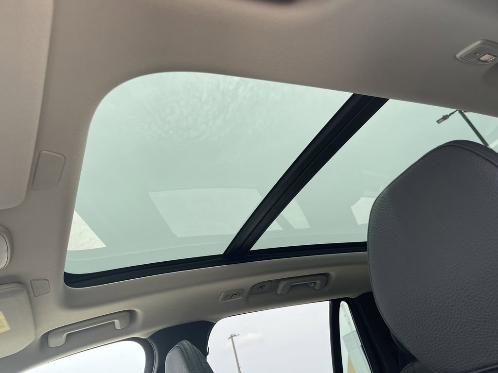 Used 2025 Volvo XC90 B6 Plus image 17