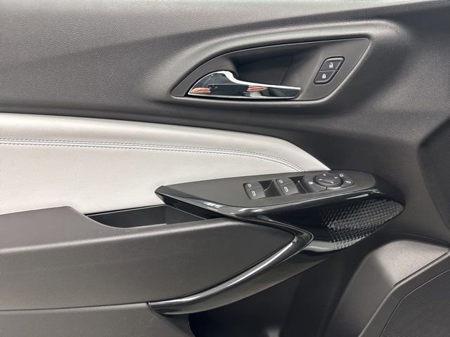 New 2026 Chevrolet Trax LT w/ Driver Confidence Package FWD image 9