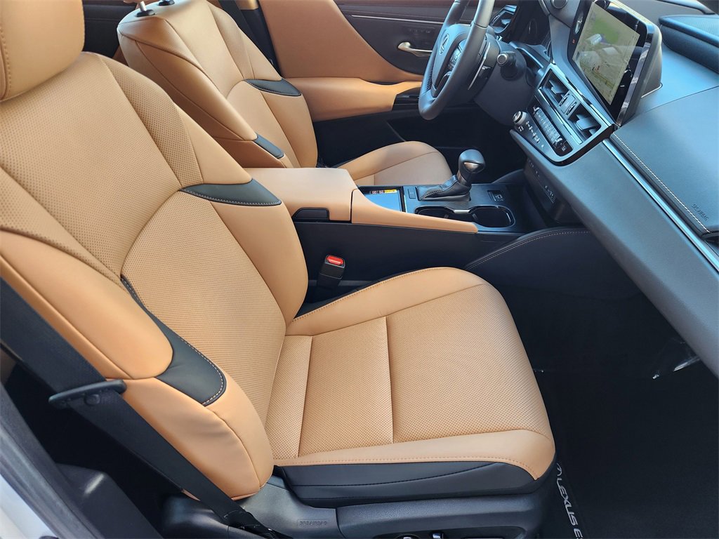 Used 2025 Lexus ES 350 w/ Premium Package image 14
