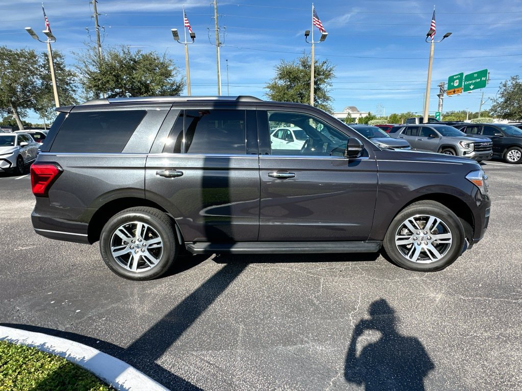 Used 2024 Ford Expedition Limited RWD image 4