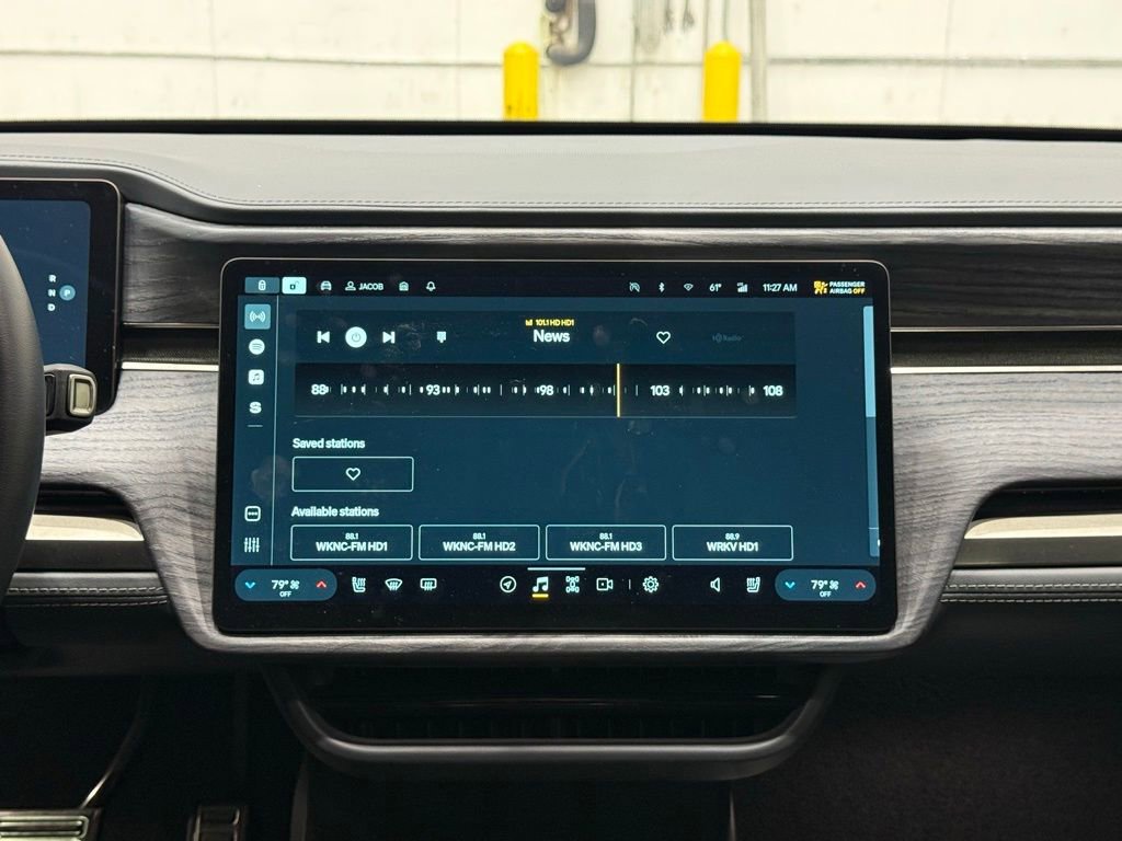 Used 2022 Rivian R1T Adventure image 22