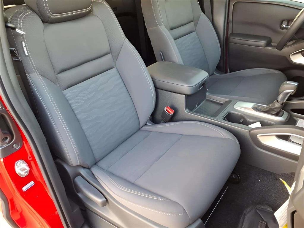 Used 2023 Nissan Frontier SV w/ Technology Package image 18