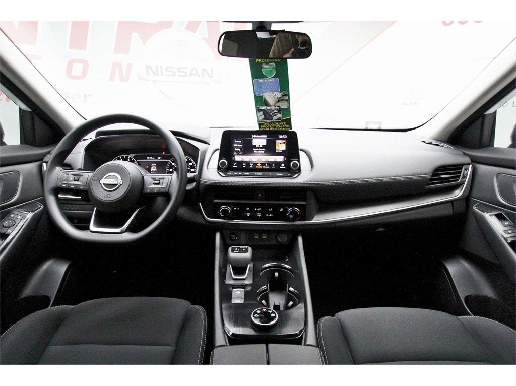 Used 2024 Nissan Rogue S image 7