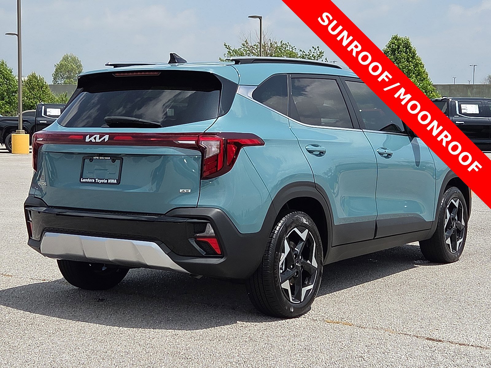 Used 2025 Kia Seltos EX w/ EX Sunroof Package AWD/4WD image 5