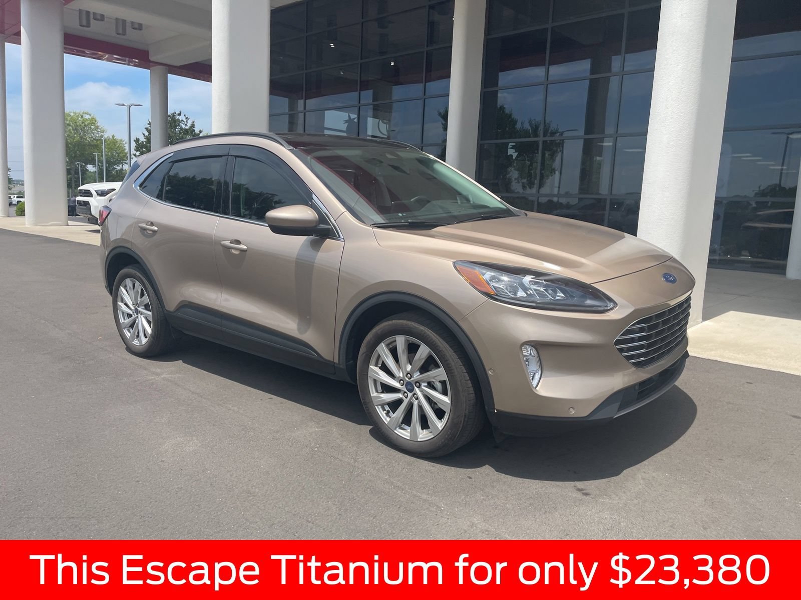Used 2021 Ford Escape Titanium w/ Titanium Elite Package AWD/4WD image 11