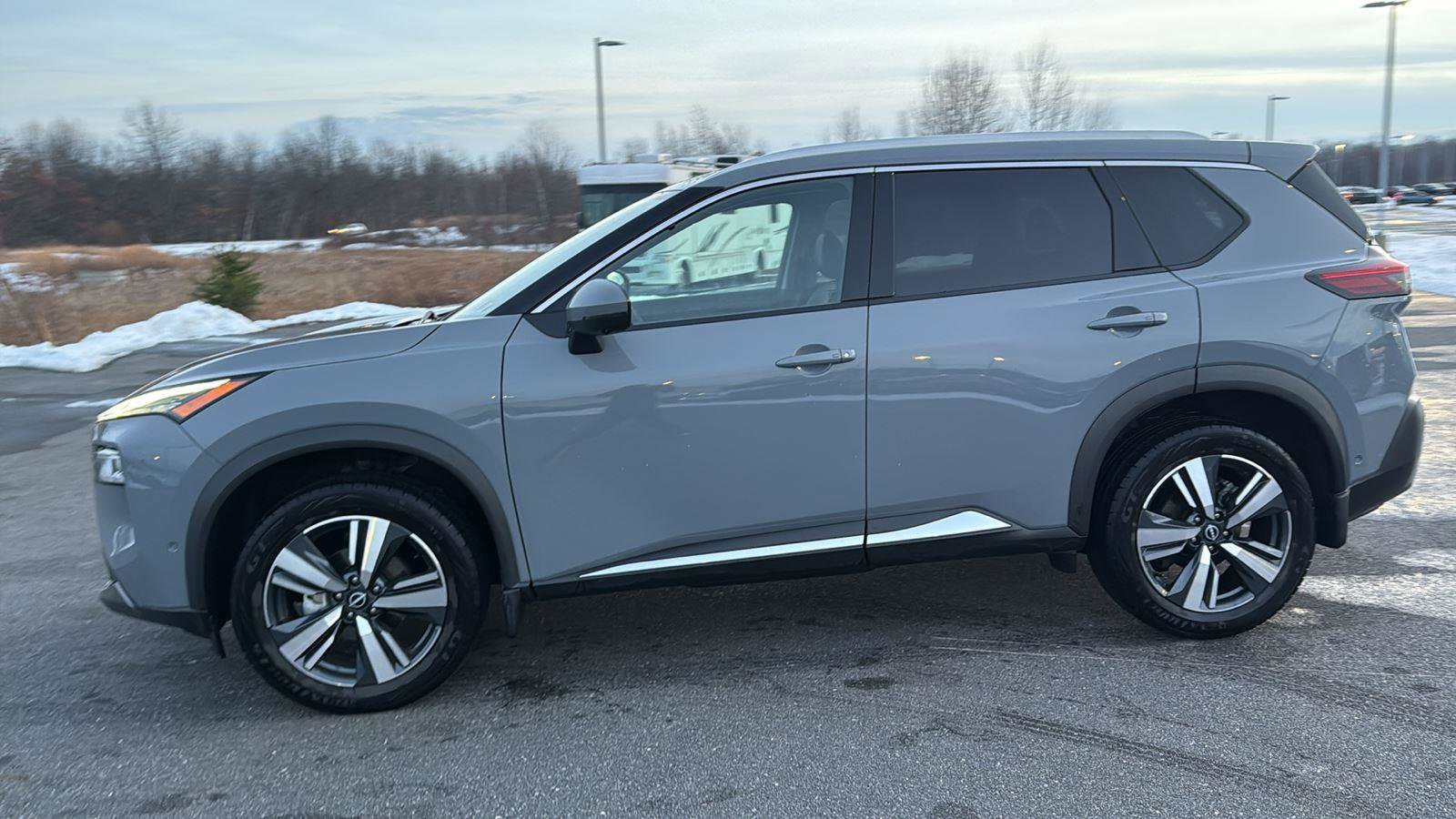 Used 2022 Nissan Rogue SL w/ SL Premium Package image 13