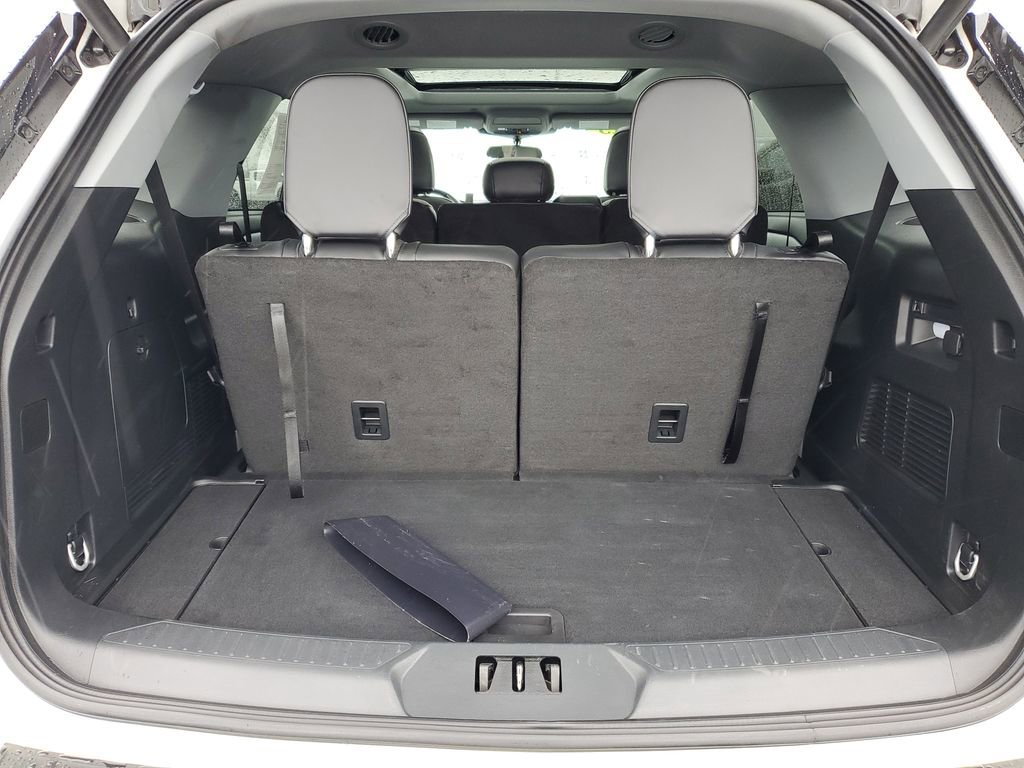 Used 2023 Ford Explorer XLT w/ Equipment Group 202A image 33