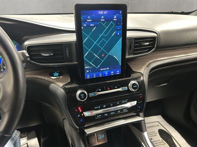 Used 2021 Ford Explorer Platinum w/ Premium Technology Package image 3