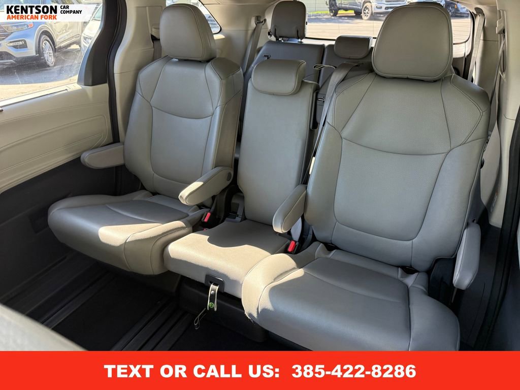 Used 2024 Toyota Sienna XLE image 34