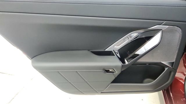 Used 2025 BMW 740i image 33