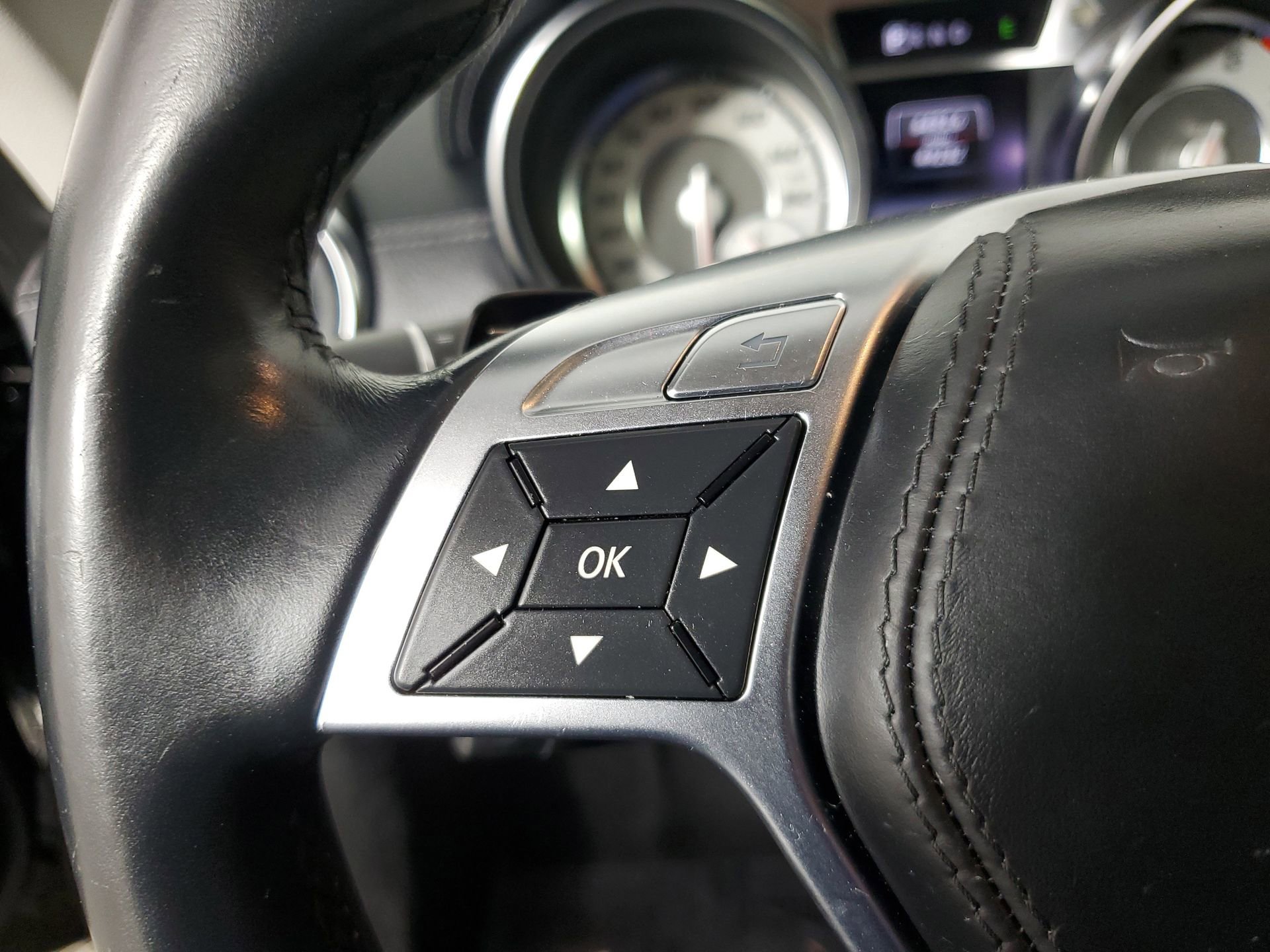 Used 2014 Mercedes-Benz SL 550 image 38