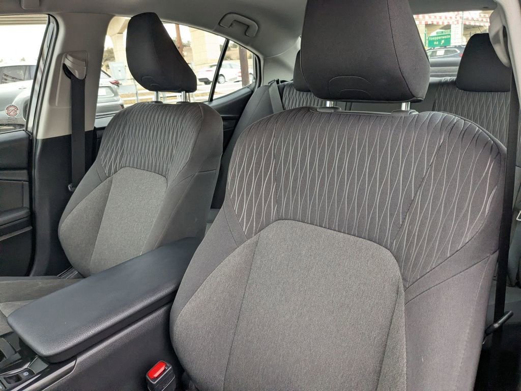 Used 2025 Toyota Camry LE image 16