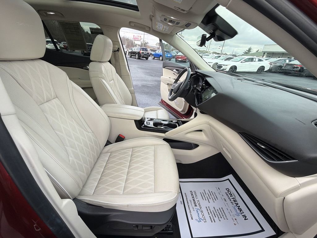 Used 2023 Buick Envision Avenir image 11