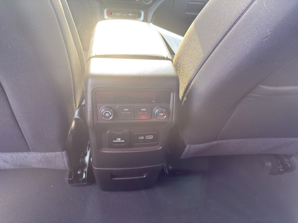 Used 2023 GMC Acadia SLE w/ Driver Convenience Package image 30