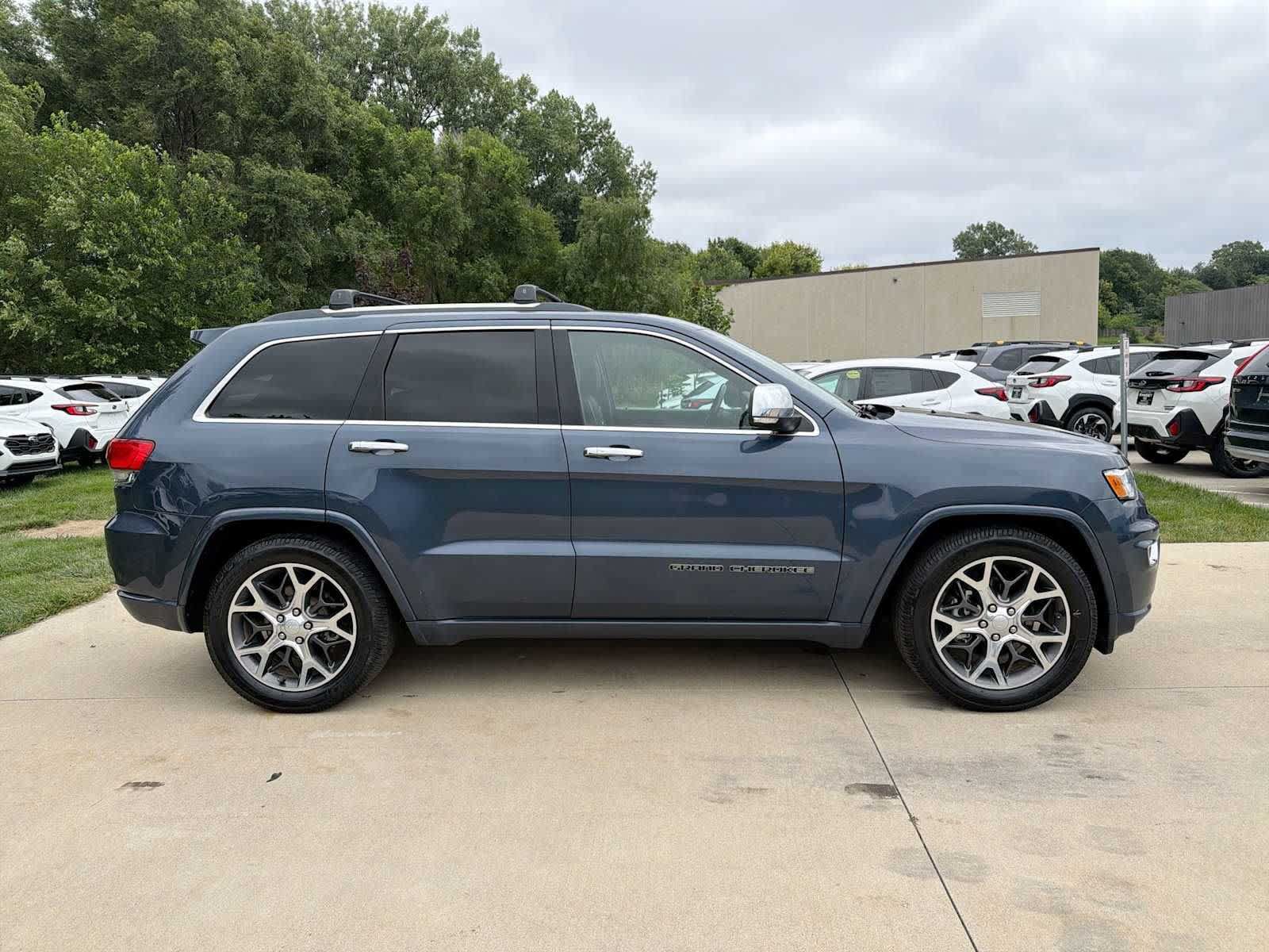 Used 2020 Jeep Grand Cherokee Overland AWD/4WD image 7
